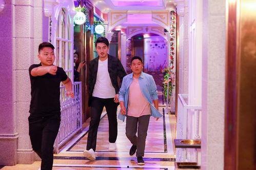 踮起脚尖的守护(藏在舞裙的思念)(我要我们在一起),踮脚尖的守护，舞裙中的思念，携手共赴爱的旅程